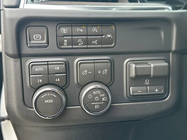 New 2026 Chevrolet Suburban LT w/ Comfort Package image 21