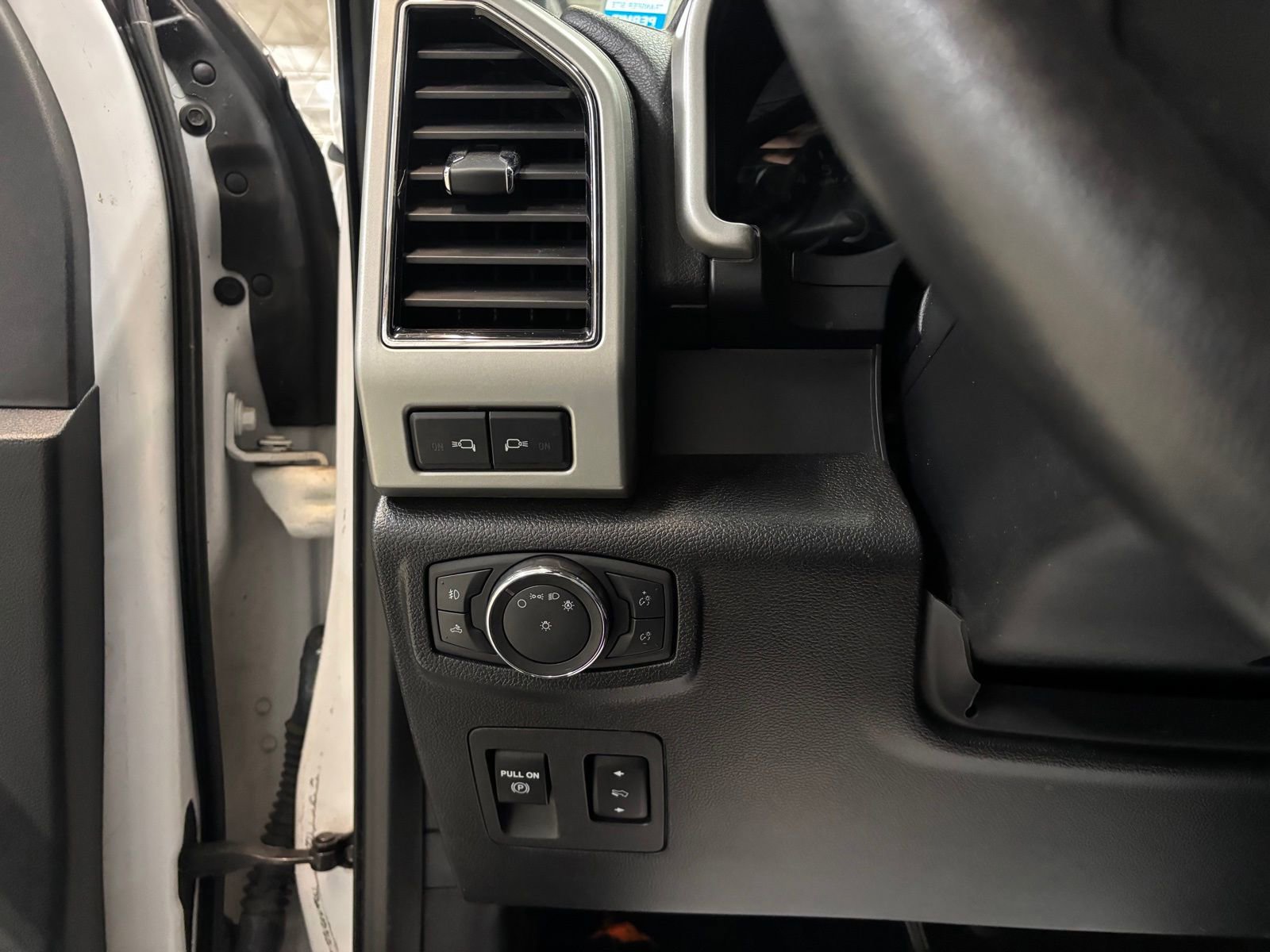 Used 2020 Ford F150 Lariat w/ Equipment Group 502A Luxury image 16