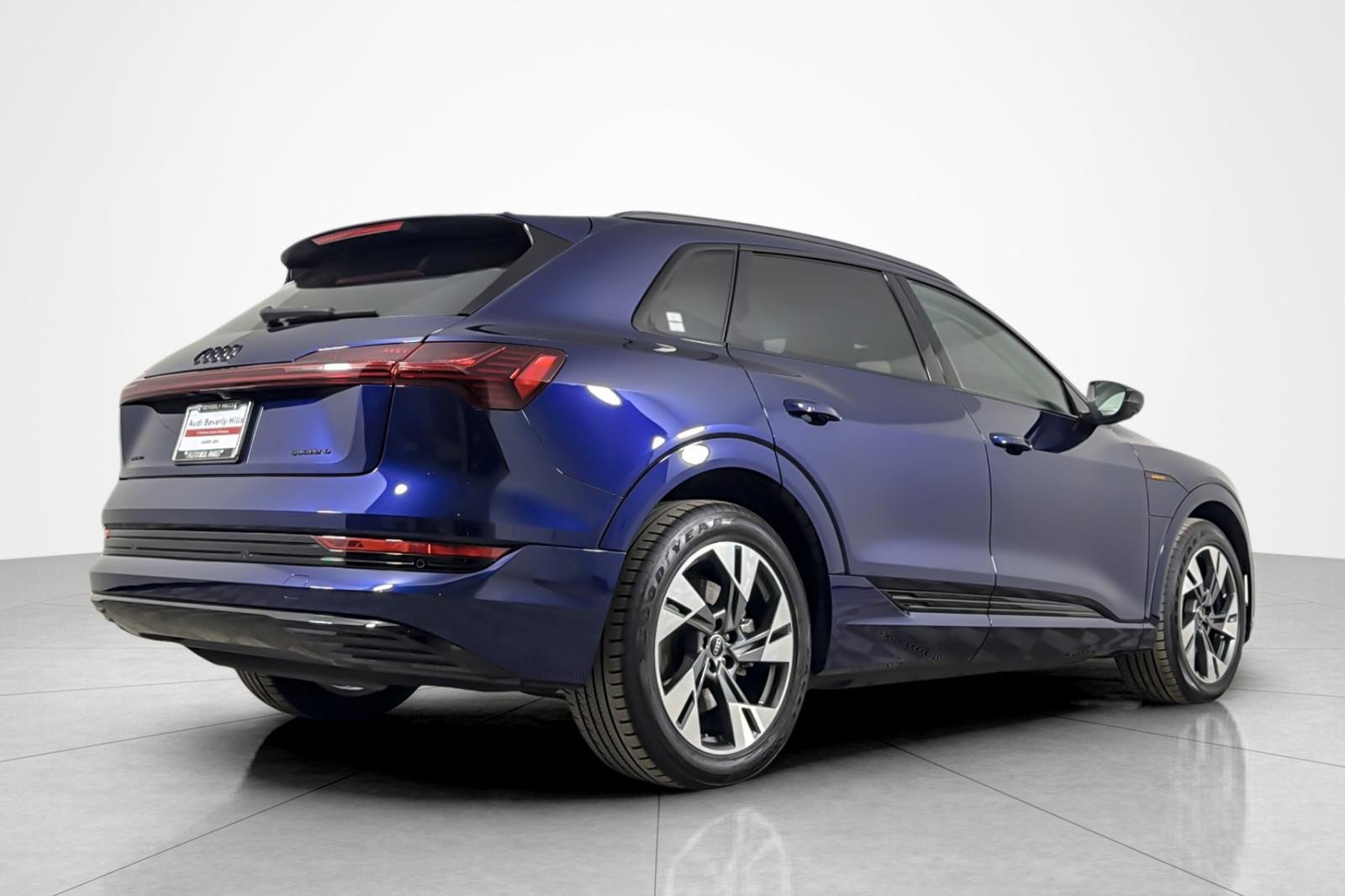 Certified 2023 Audi e-tron Premium w/ Convenience Plus Package image 5