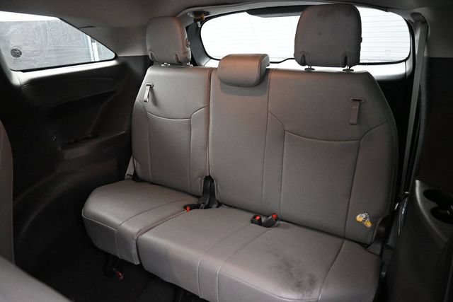 Used 2025 Toyota Sienna XLE FWD image 19