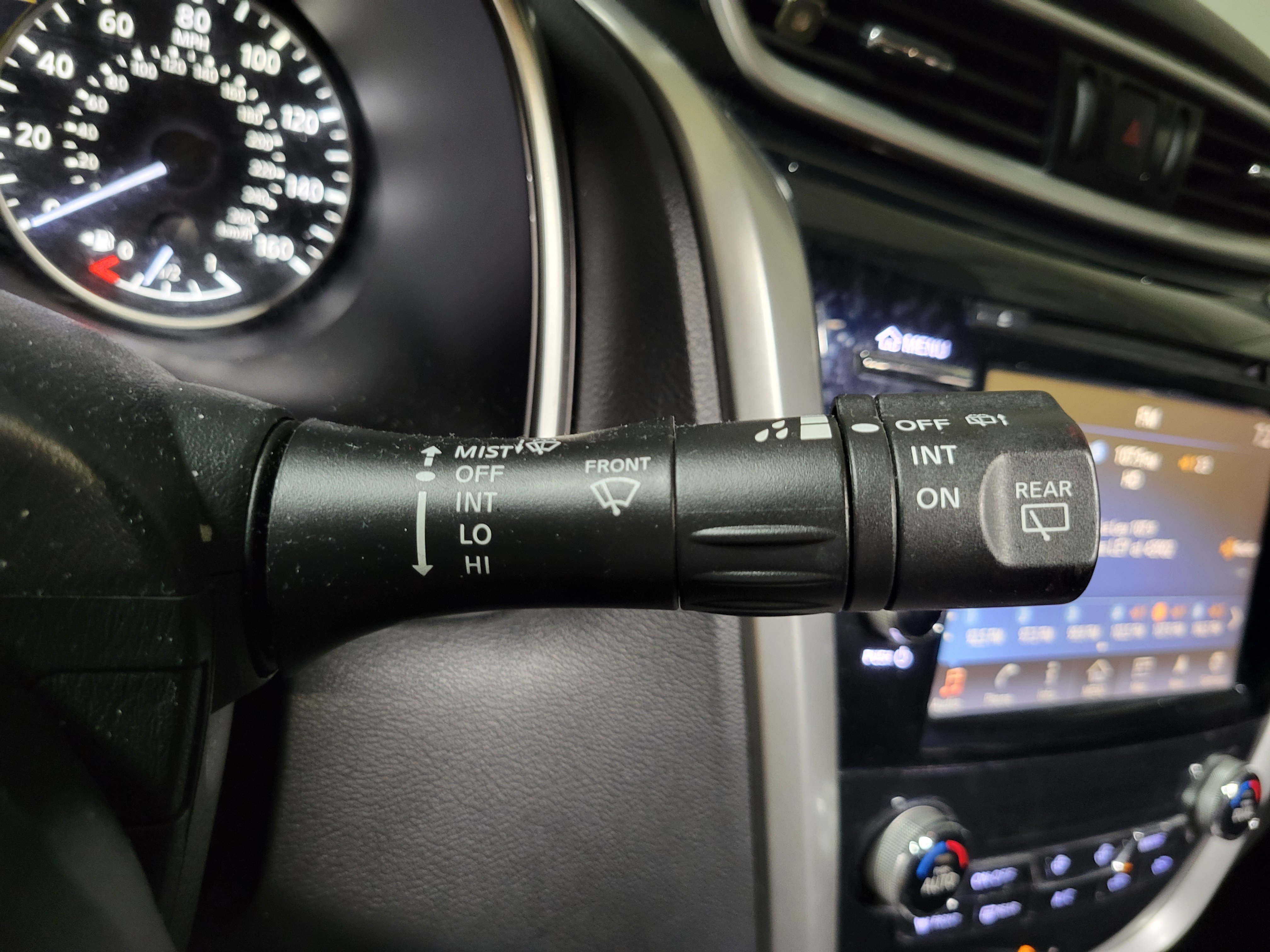 Used 2015 Nissan Murano Platinum w/ Platinum Technology Package FWD image 28