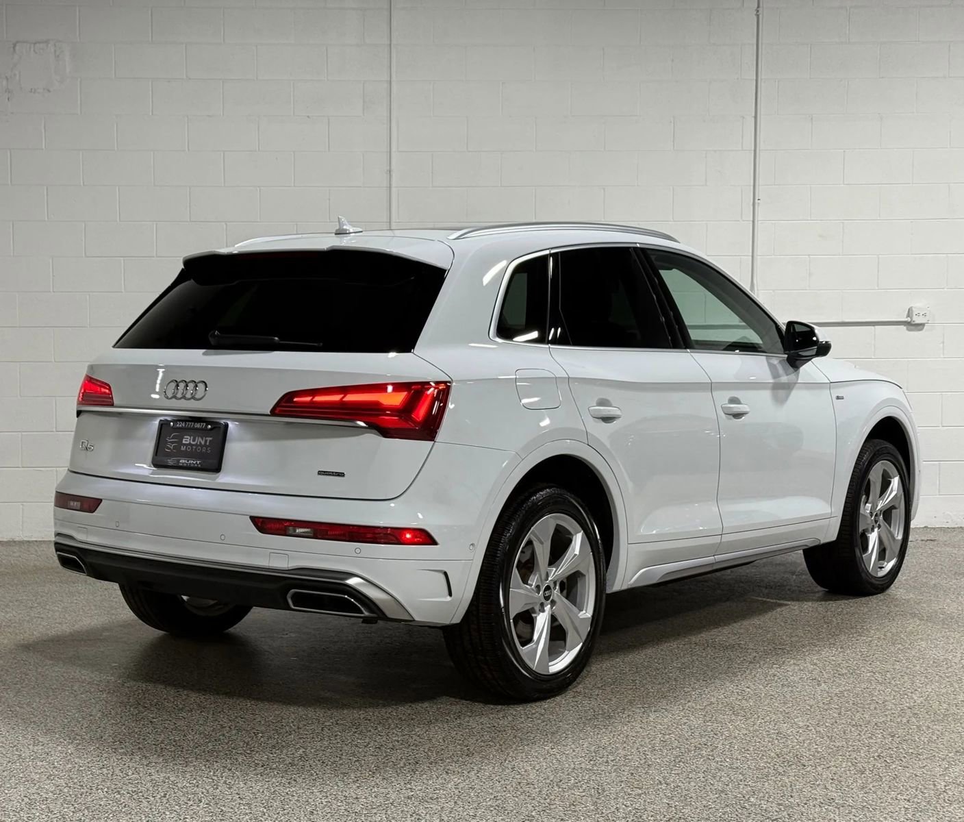Used 2022 Audi Q5 2.0T Prestige w/ Prestige Package image 9