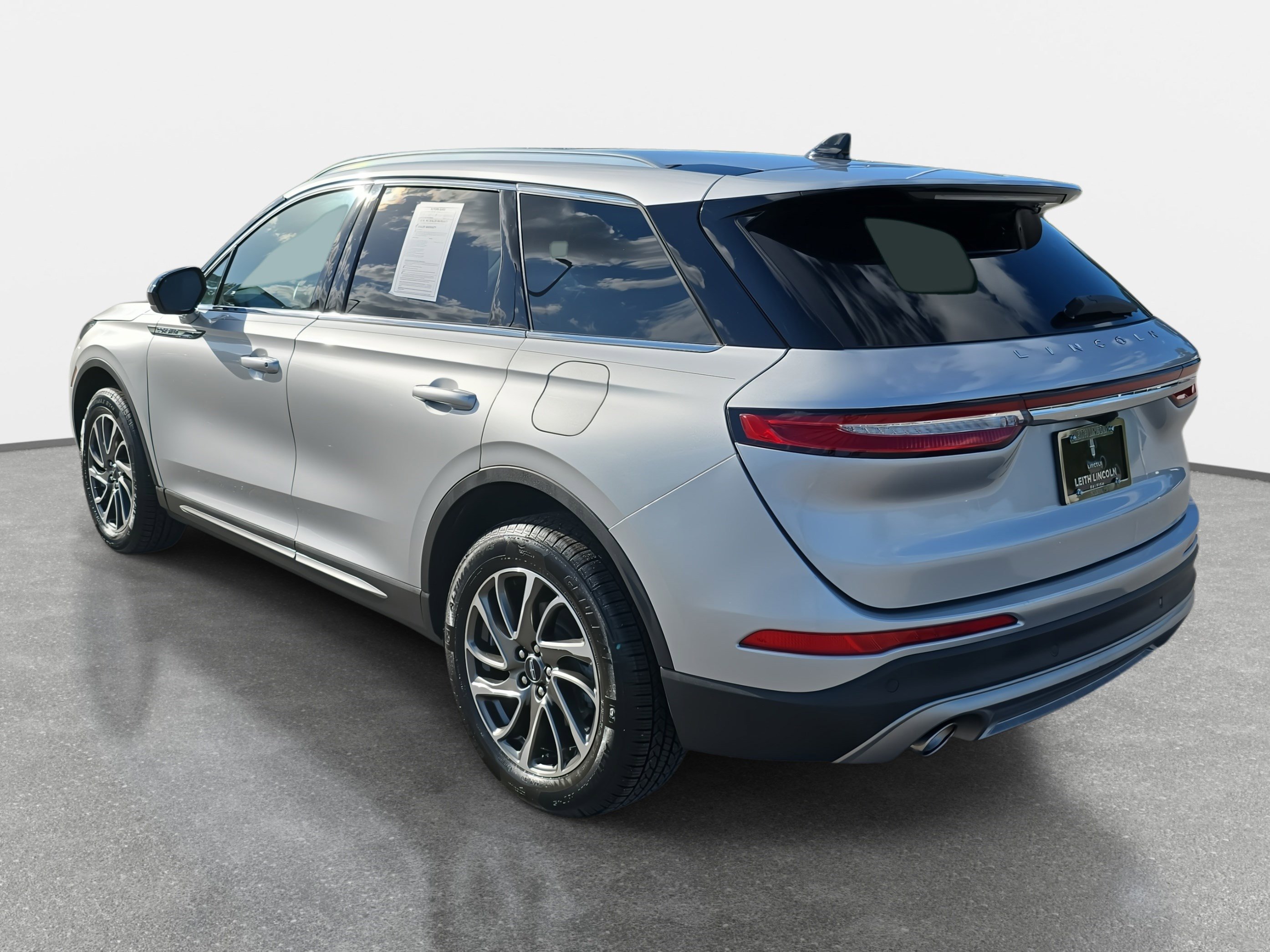 Used 2020 Lincoln Corsair AWD w/ Equipment Group 101A image 7