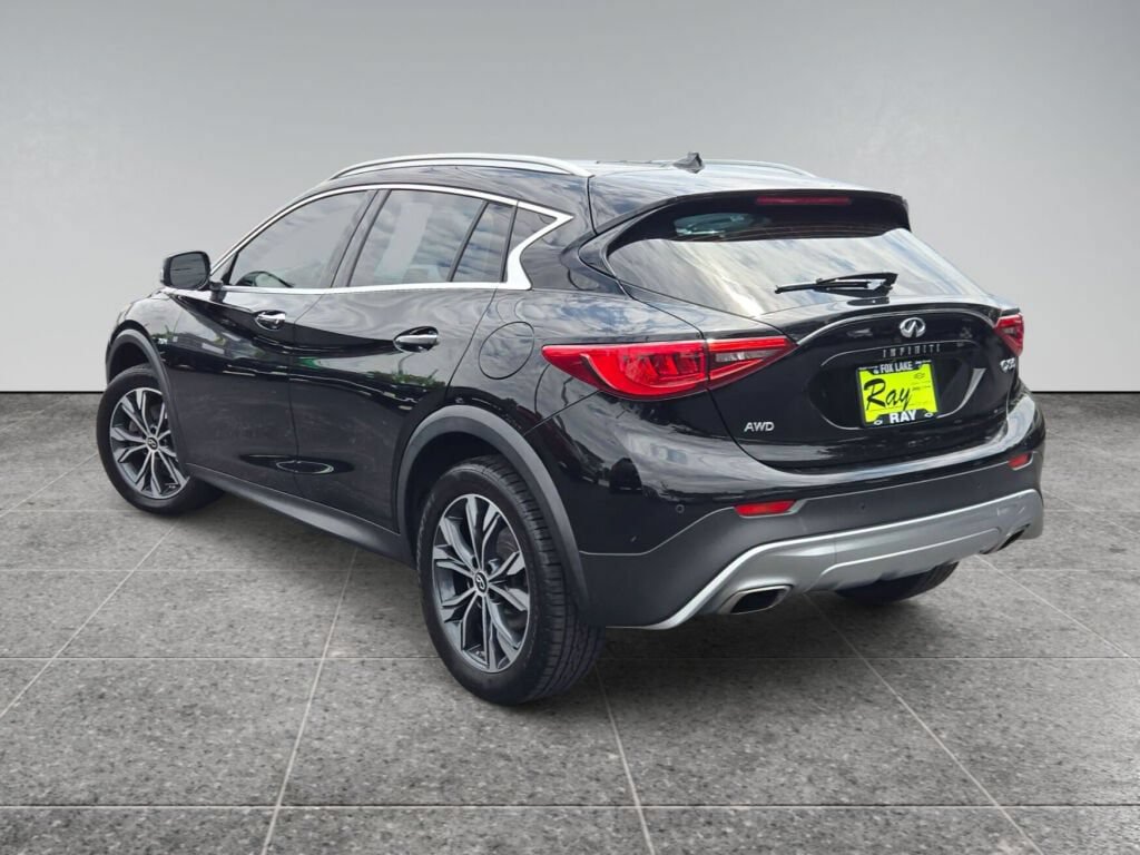 Used 2018 INFINITI QX30 Premium w/ Navigation Package AWD/4WD image 10