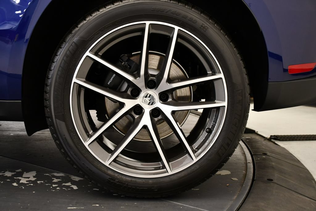 Certified 2026 Porsche Macan Turbo AWD/4WD image 17