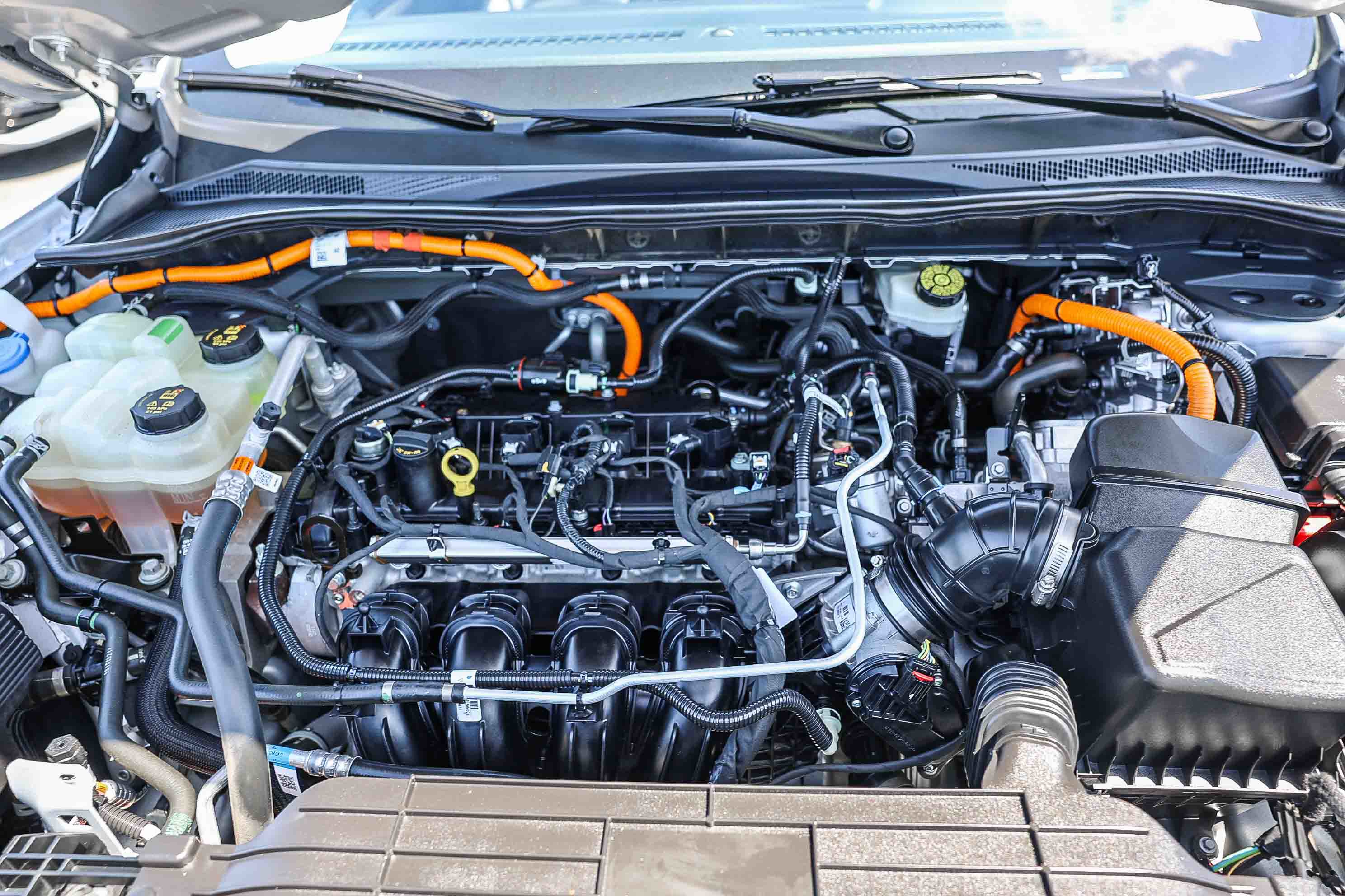 Used 2020 Ford Escape SE Sport image 20