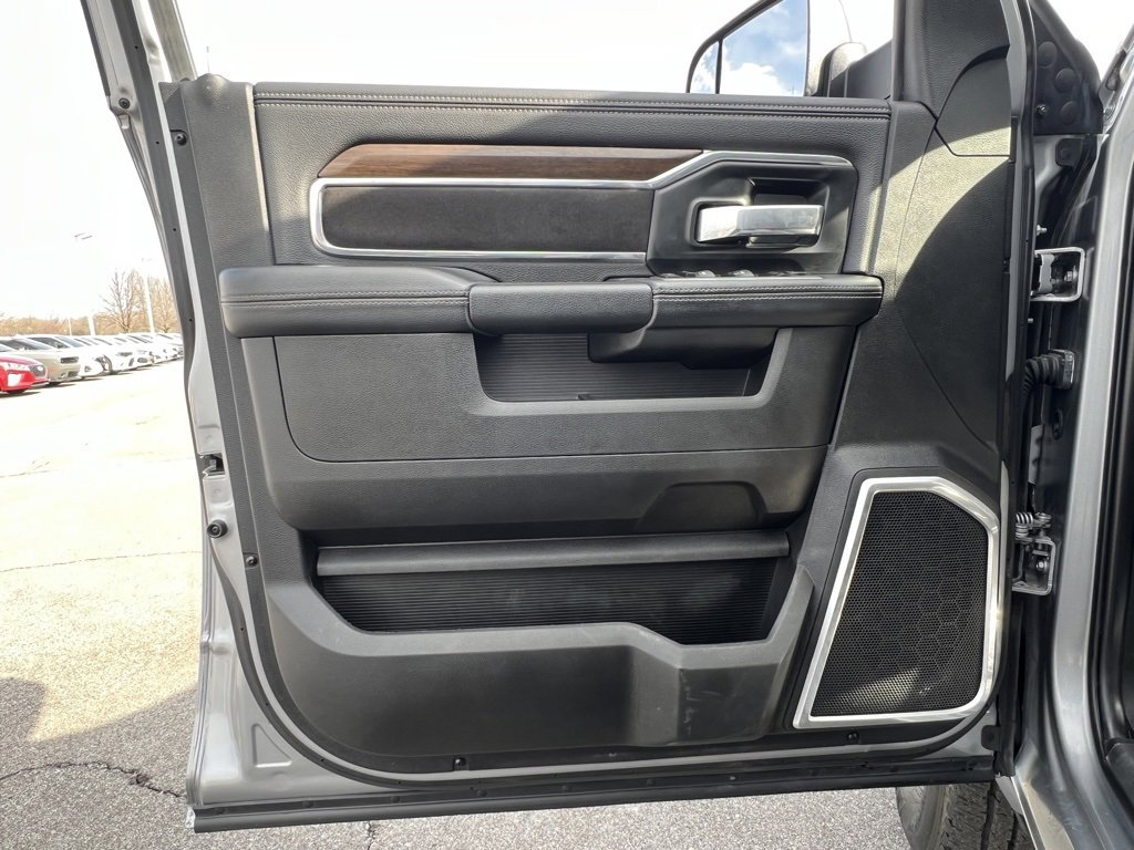 Used 2022 RAM 2500 Laramie w/ Body Color Bumper Group image 25