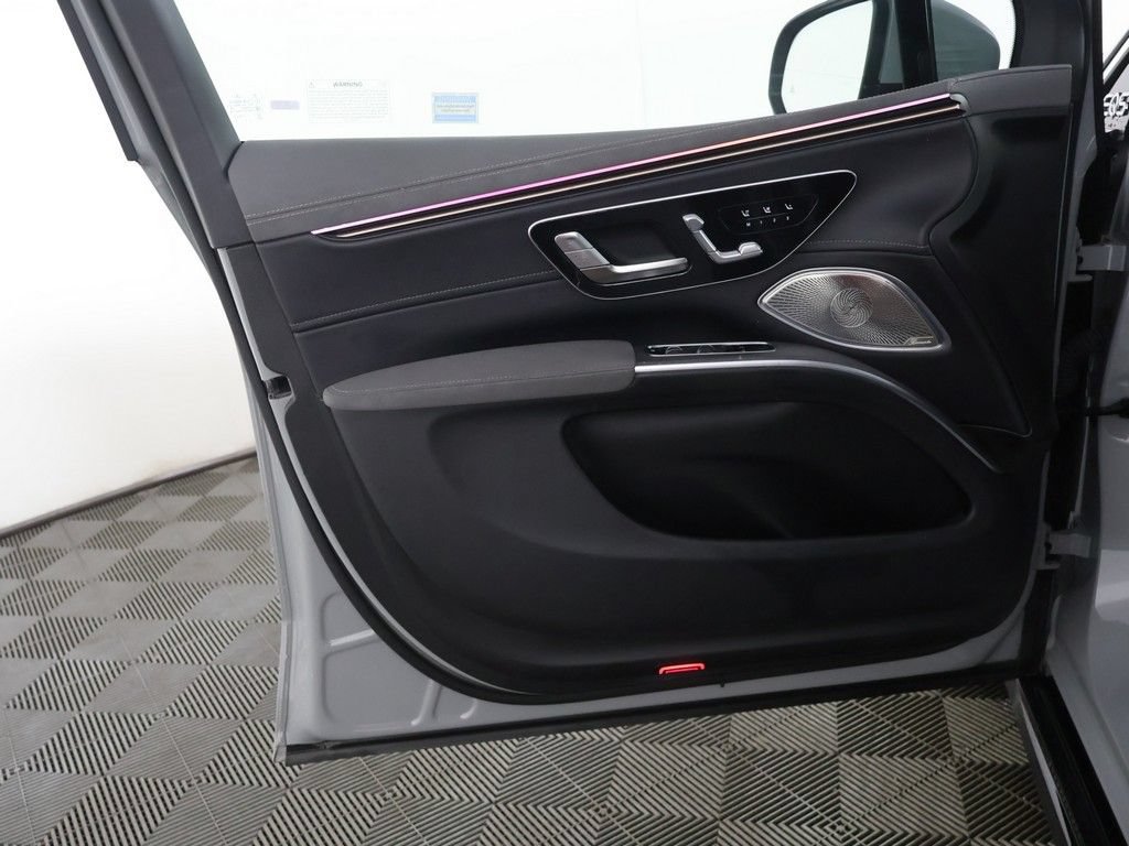 Used 2023 Mercedes-Benz EQS 580 4MATIC SUV image 25
