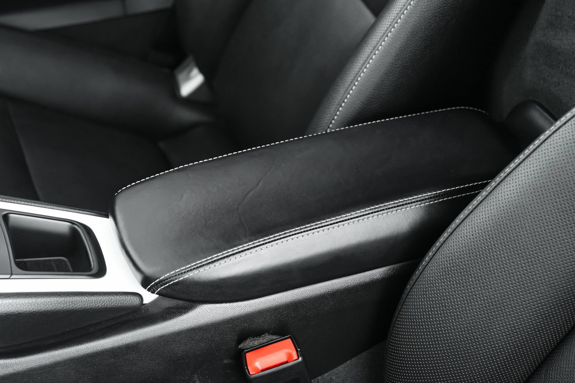 Used 2025 Porsche 718 Cayman RWD image 89