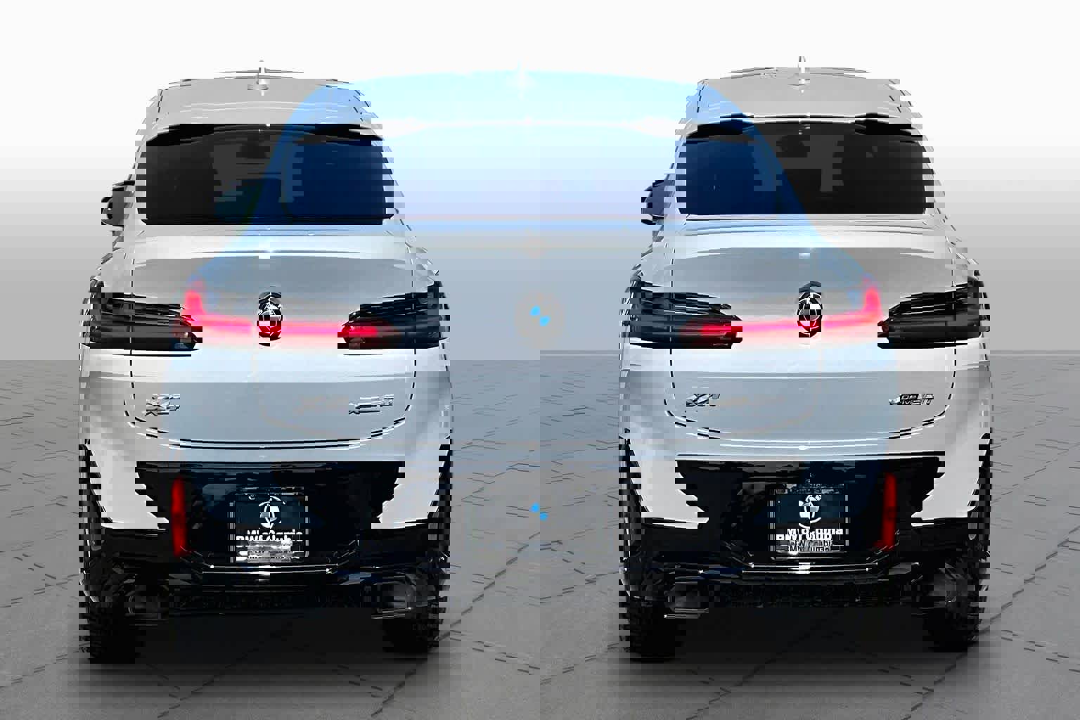 Certified 2024 BMW X4 xDrive30i w/ Premium Package AWD/4WD image 4