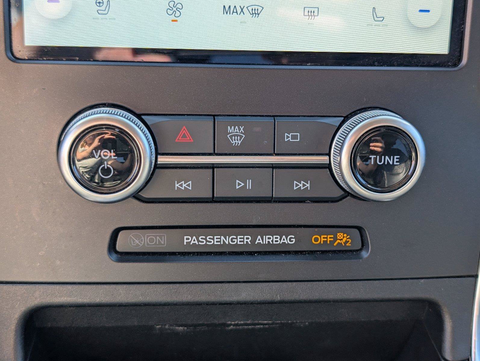 Used 2024 Ford Edge Titanium AWD/4WD image 24