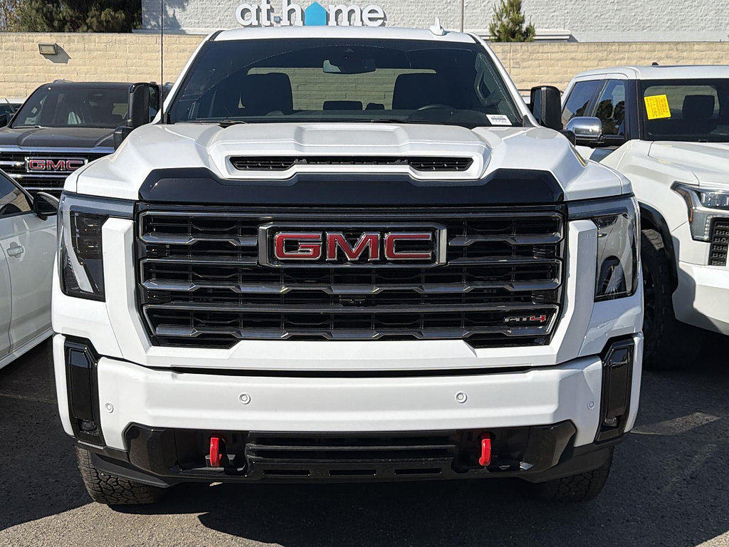Used 2025 GMC Sierra 2500 AT4 AWD/4WD image 2