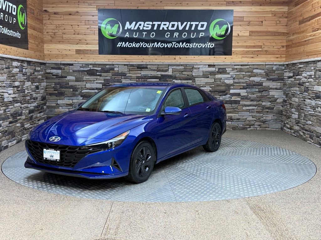 Certified 2023 Hyundai Elantra SEL image 4