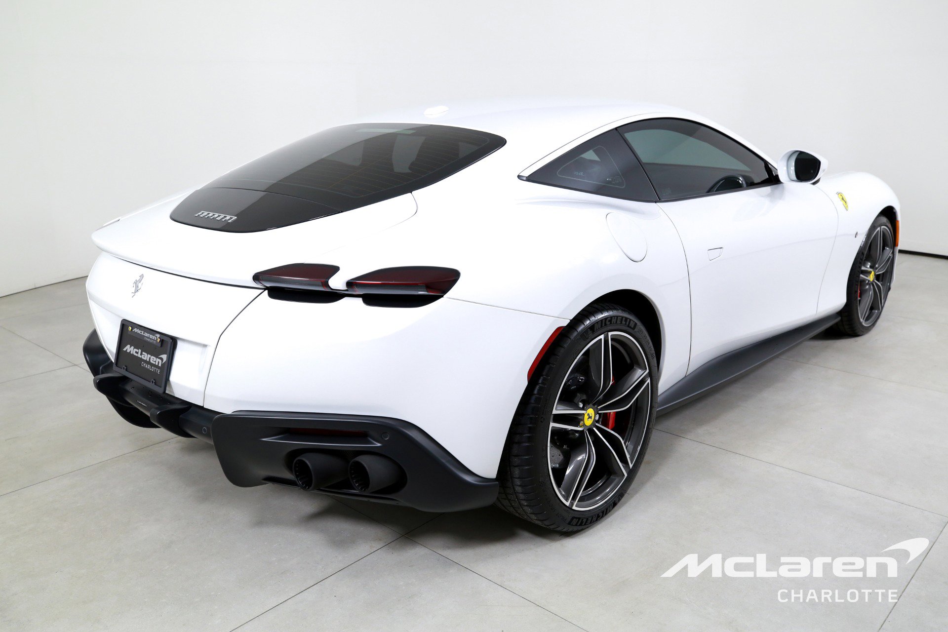 Used 2022 Ferrari Roma image 8