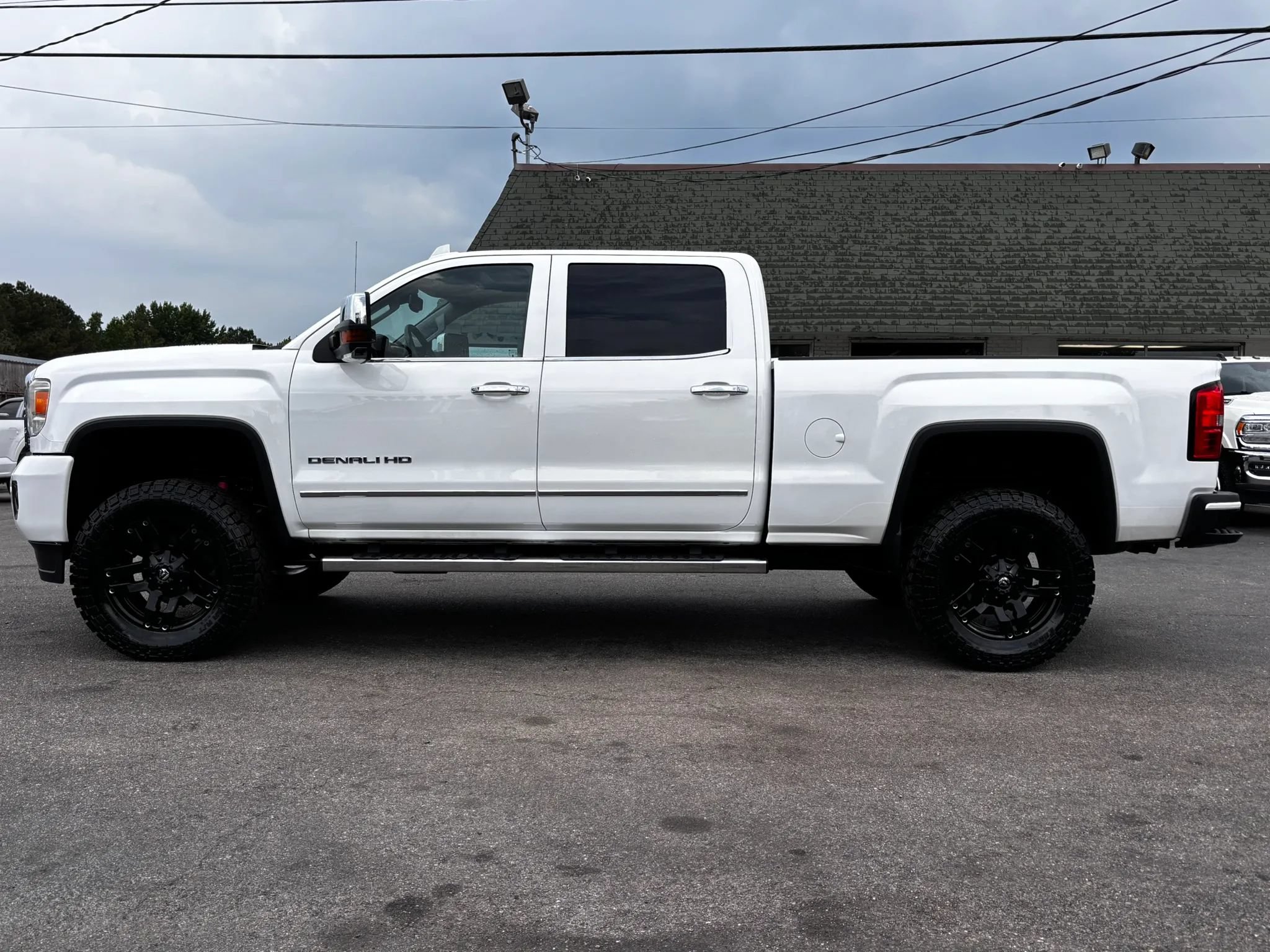 Used 2015 GMC Sierra 2500 Denali w/ Duramax Plus Package AWD/4WD image 7