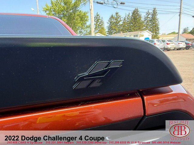 Used 2022 Dodge Challenger SXT w/ Blacktop Package AWD/4WD image 5