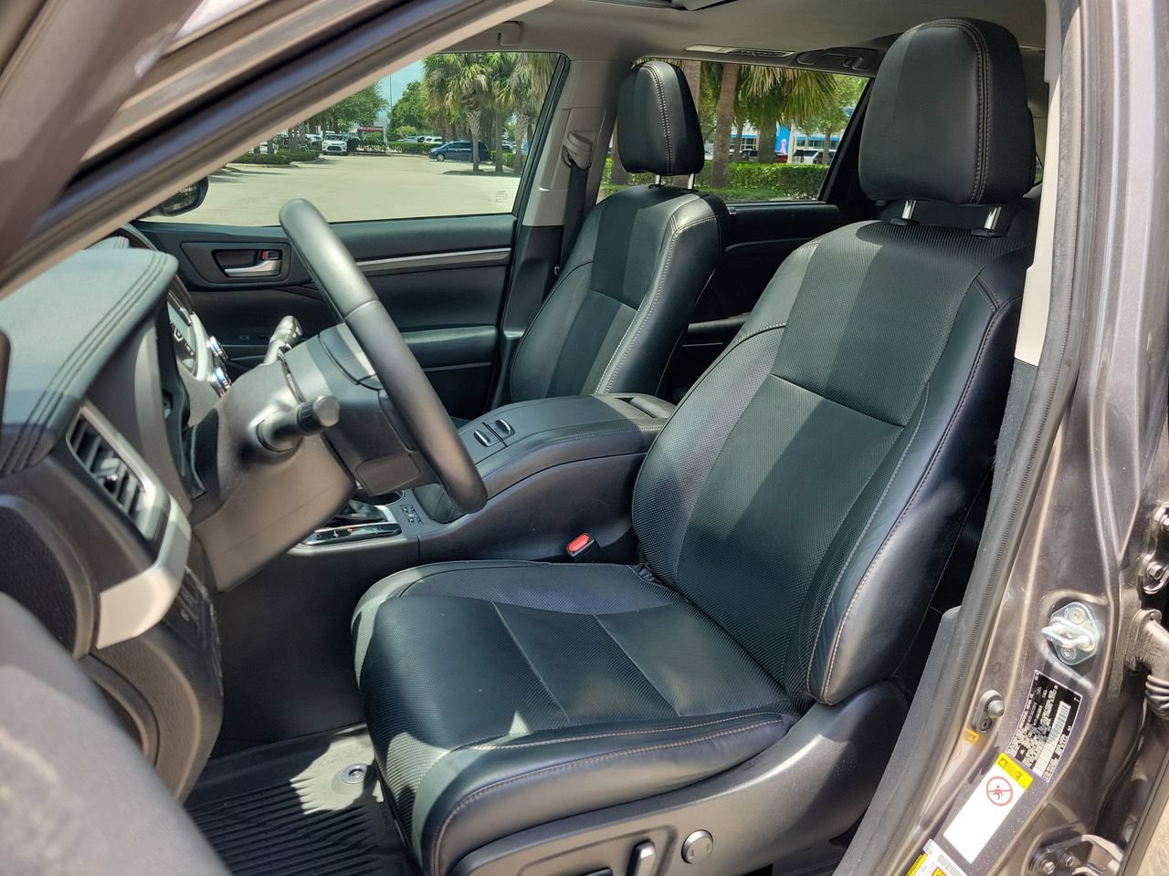 Used 2019 Toyota Highlander Limited AWD/4WD image 17