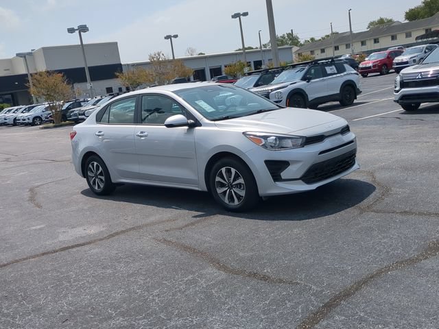 Used 2023 Kia Rio S w/ Technology Package FWD image 3