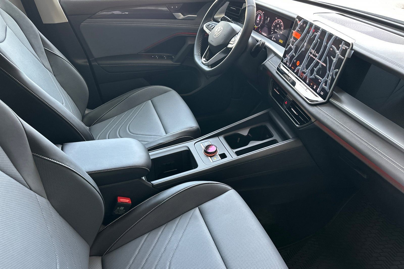 New 2026 Volkswagen Tiguan SE FWD image 14