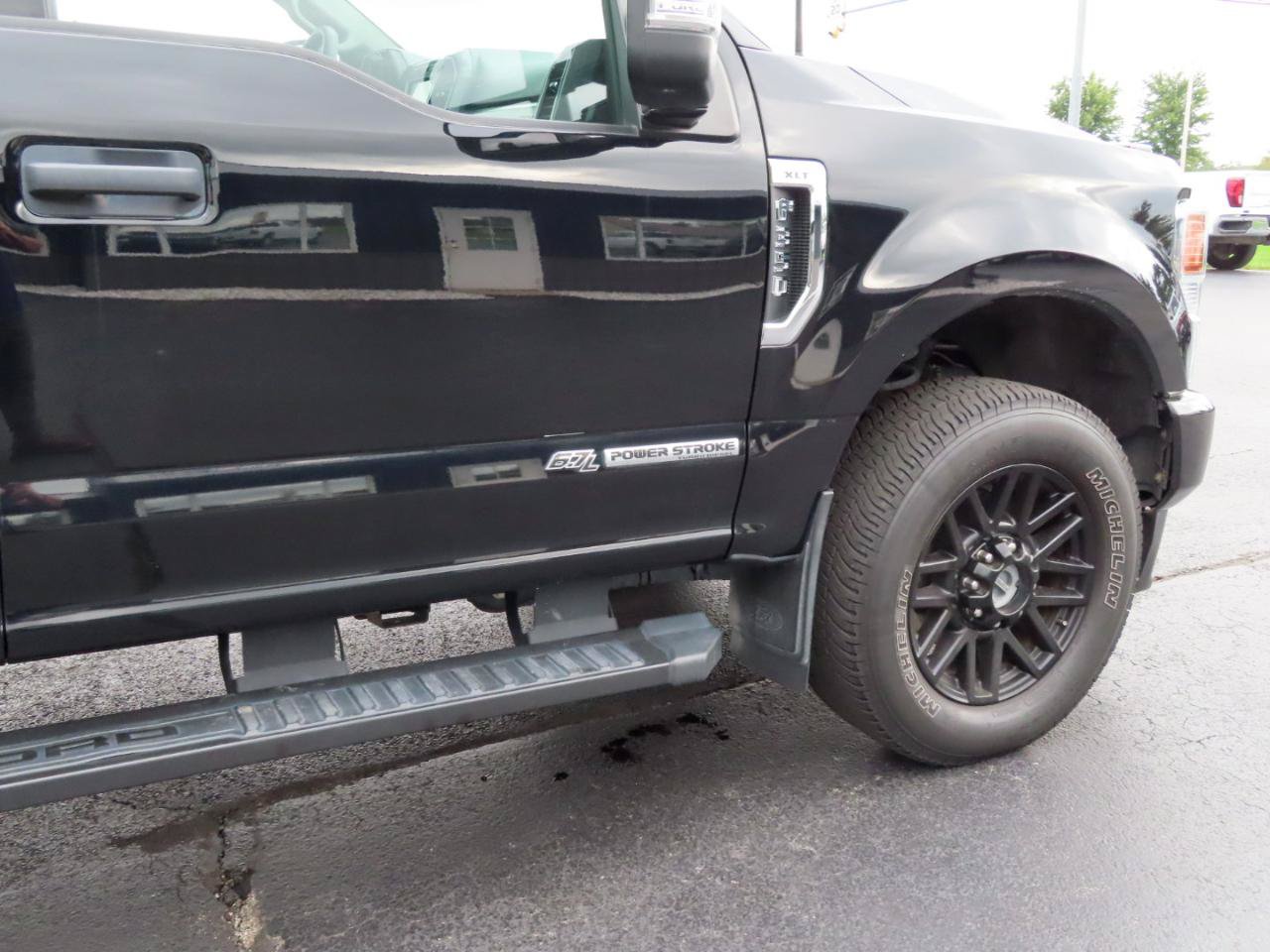 Used 2022 Ford F350 XLT w/ Black Appearance Package AWD/4WD image 18