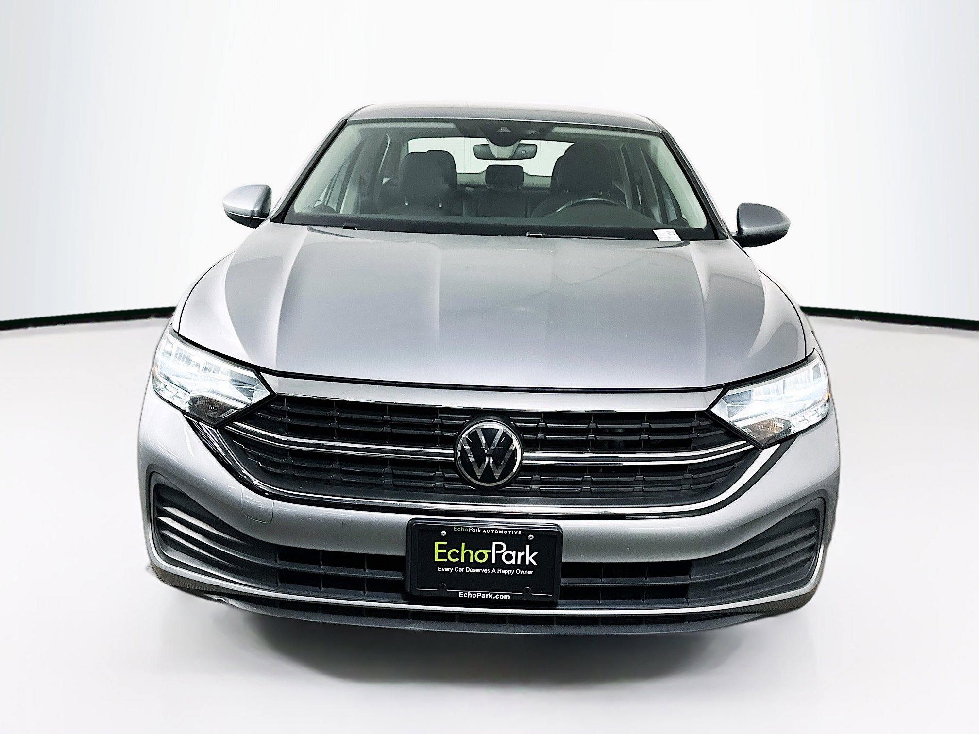 Used 2024 Volkswagen Jetta S image 2