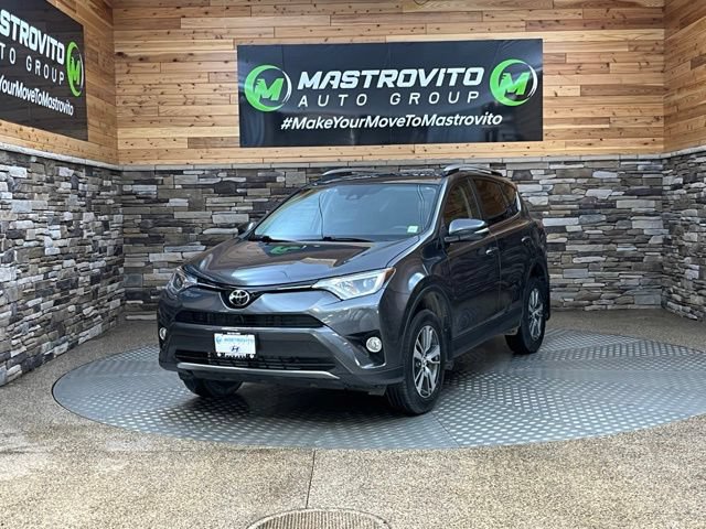 Used 2018 Toyota RAV4 XLE AWD/4WD image 4