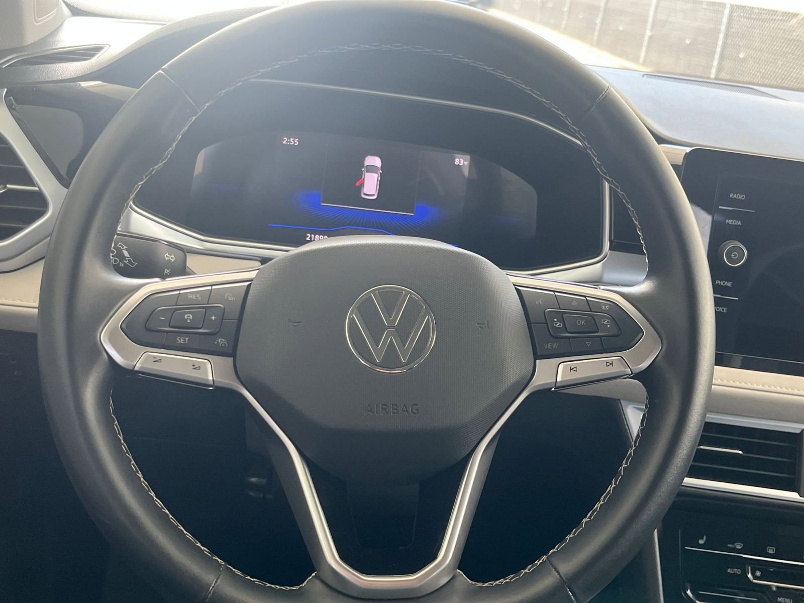 Used 2025 Volkswagen Taos SE FWD image 29