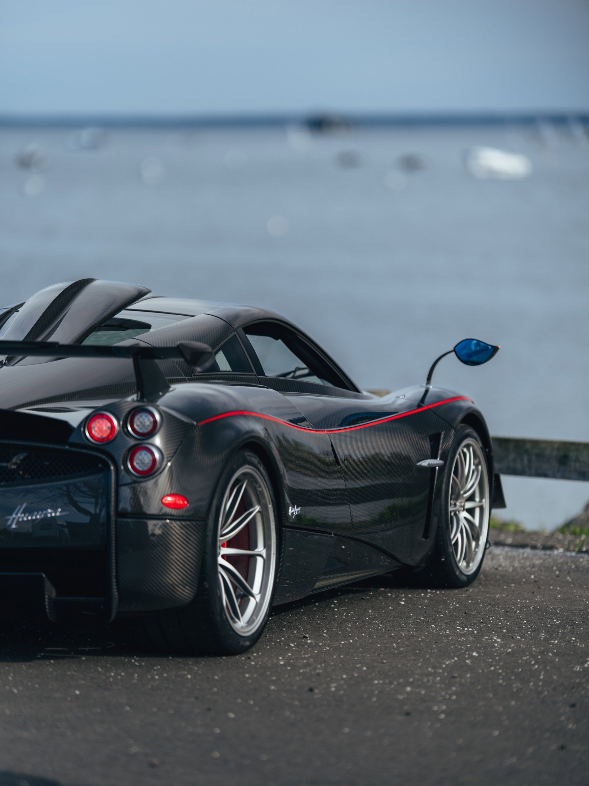 Used 2014 Pagani Huayra RWD image 11