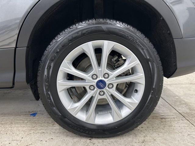 Used 2017 Ford Escape SE w/ Equipment Group 201A image 8