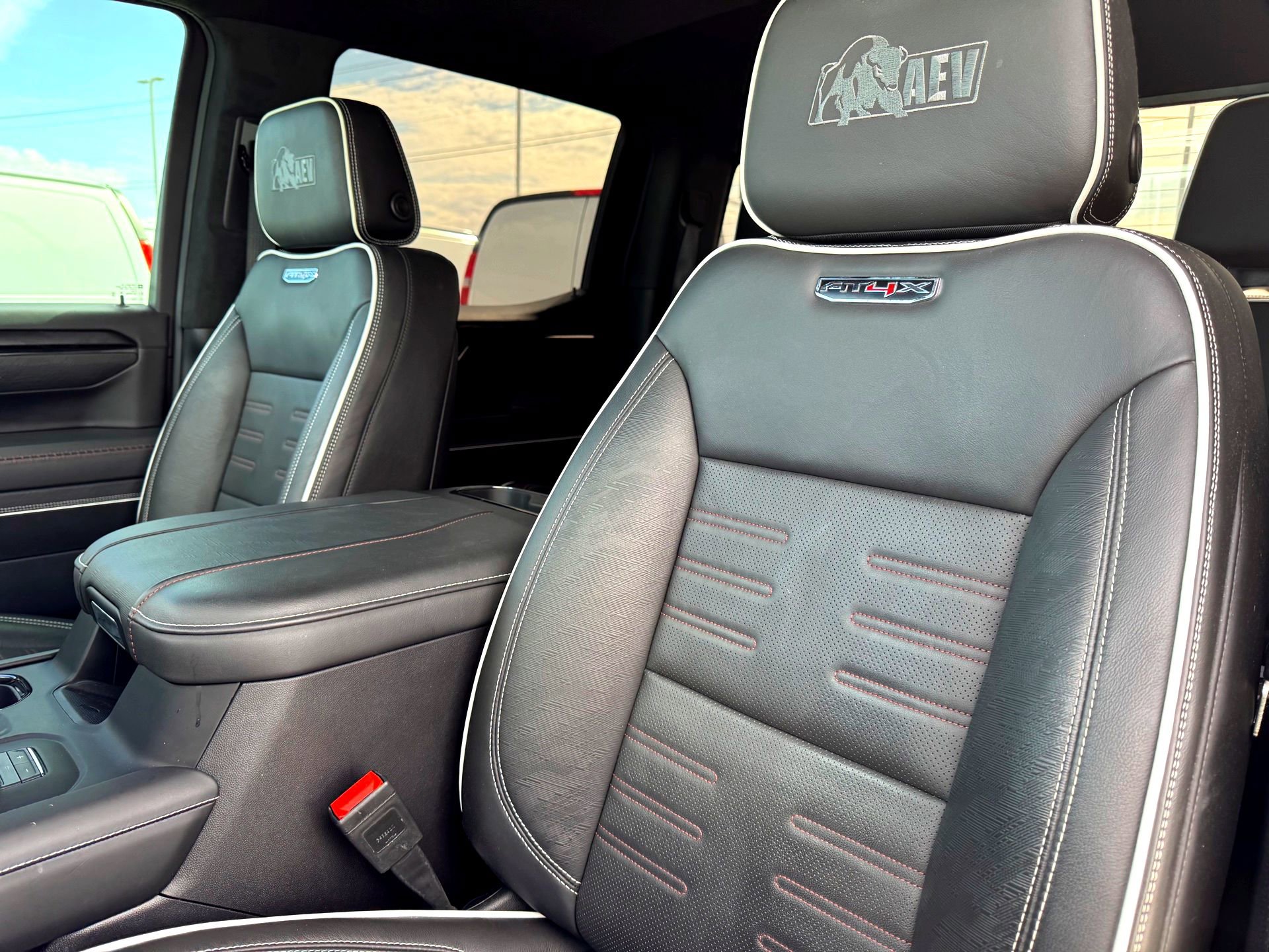 Used 2024 GMC Sierra 1500 AT4X w/ AT4X AEV Edition image 14