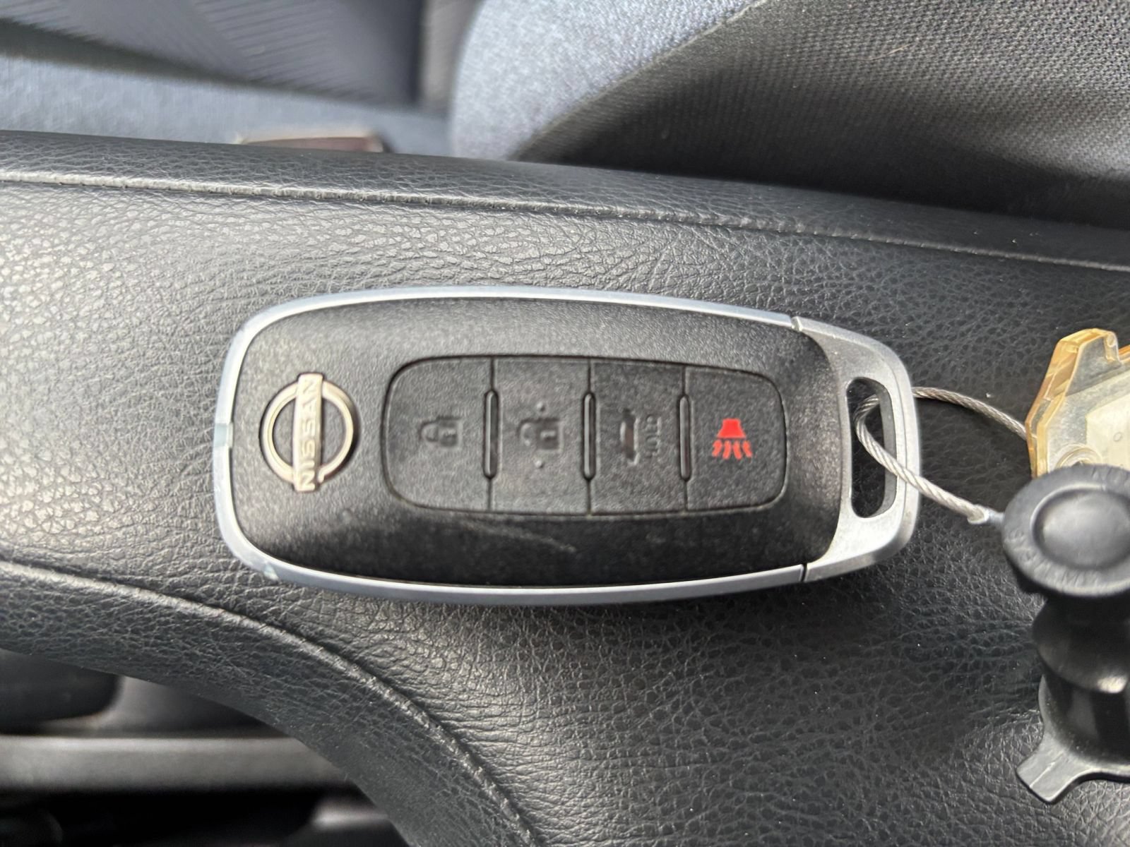 Used 2025 Nissan Versa SV FWD image 20