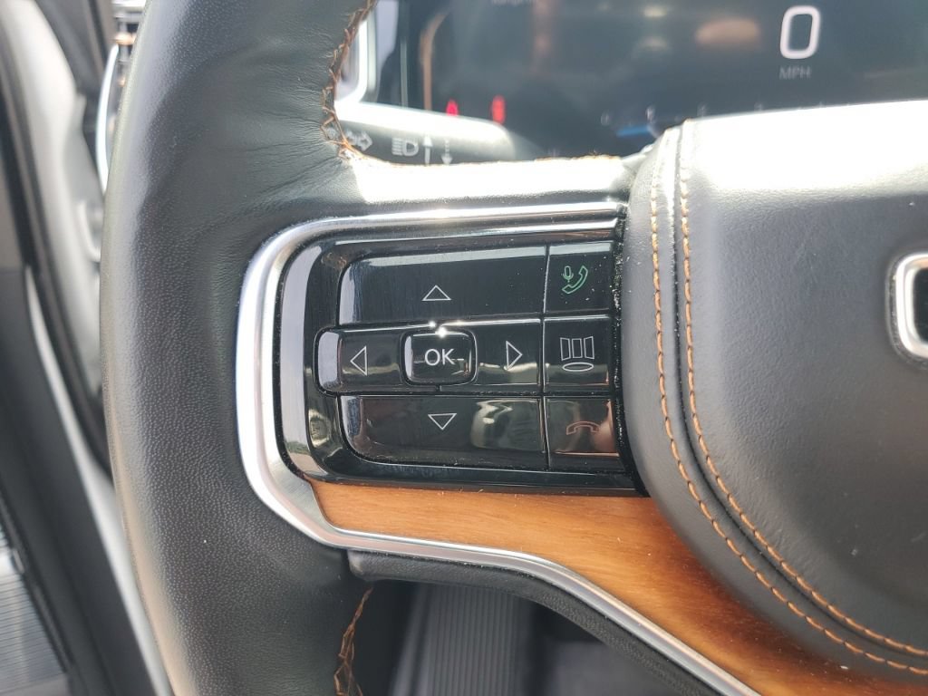 Used 2024 Jeep Grand Wagoneer L Series III AWD/4WD image 16