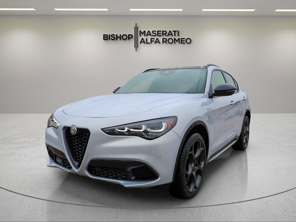 New 2025 Alfa Romeo Stelvio Sprint image 3