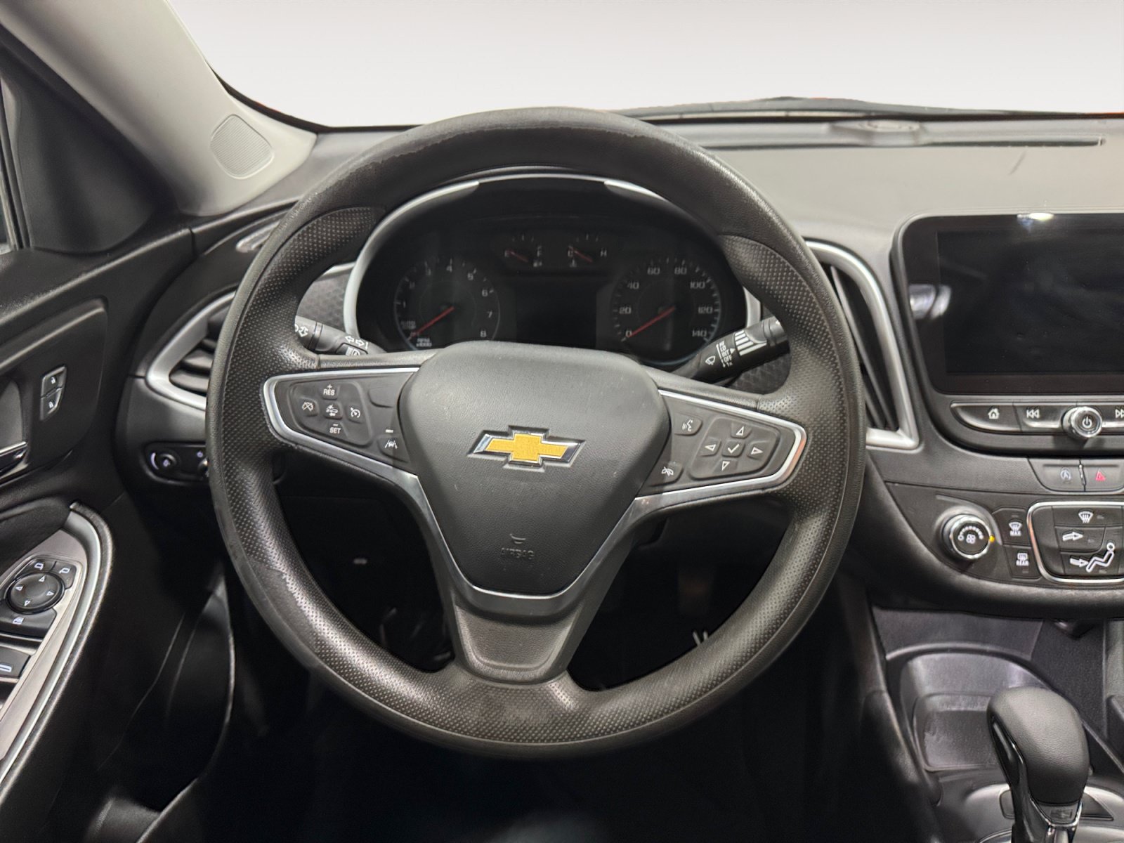 Used 2023 Chevrolet Malibu LS FWD image 13