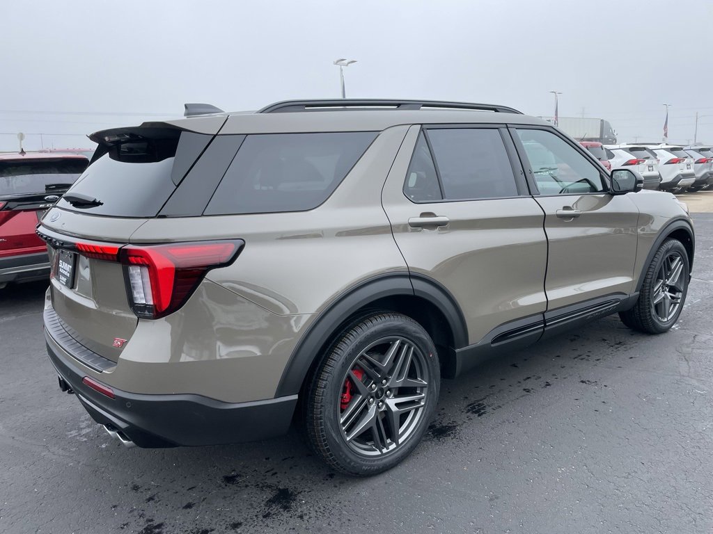 New 2026 Ford Explorer ST image 4