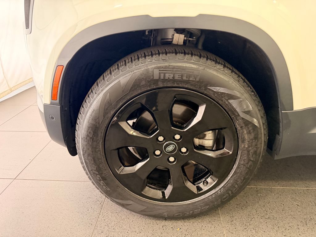 Used 2023 Land Rover Defender 110 S AWD/4WD image 13