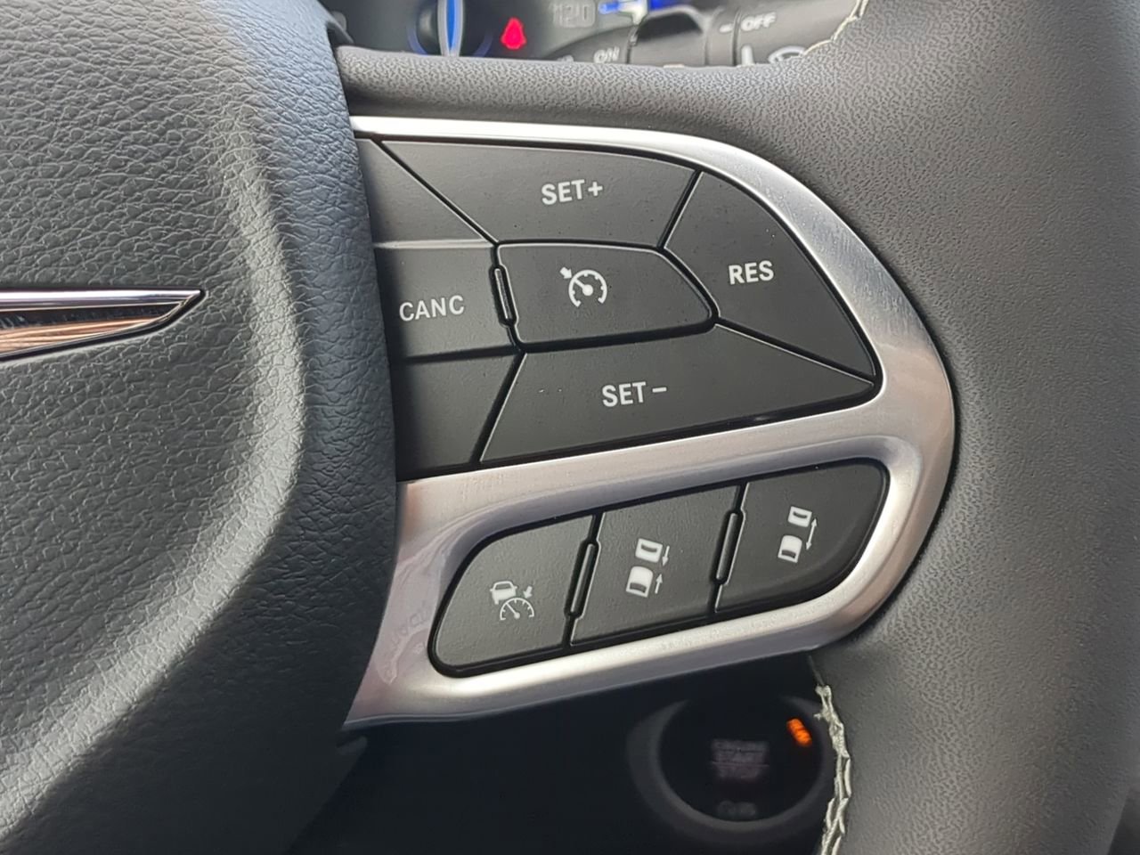 New 2026 Chrysler Pacifica Select image 22