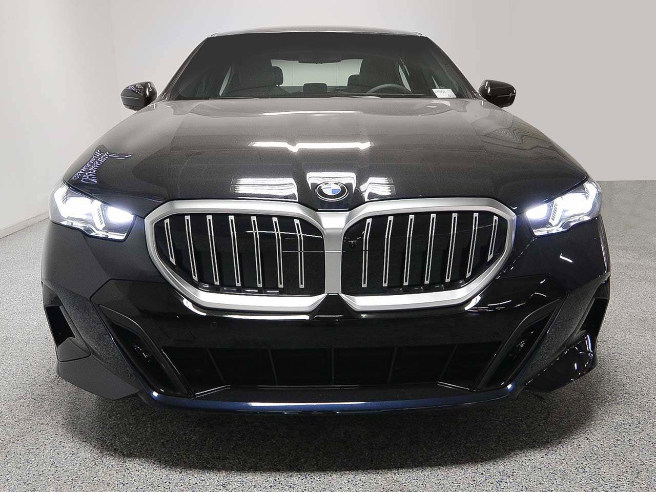 New 2027 BMW 530i xDrive w/ M Sport Package AWD/4WD image 2