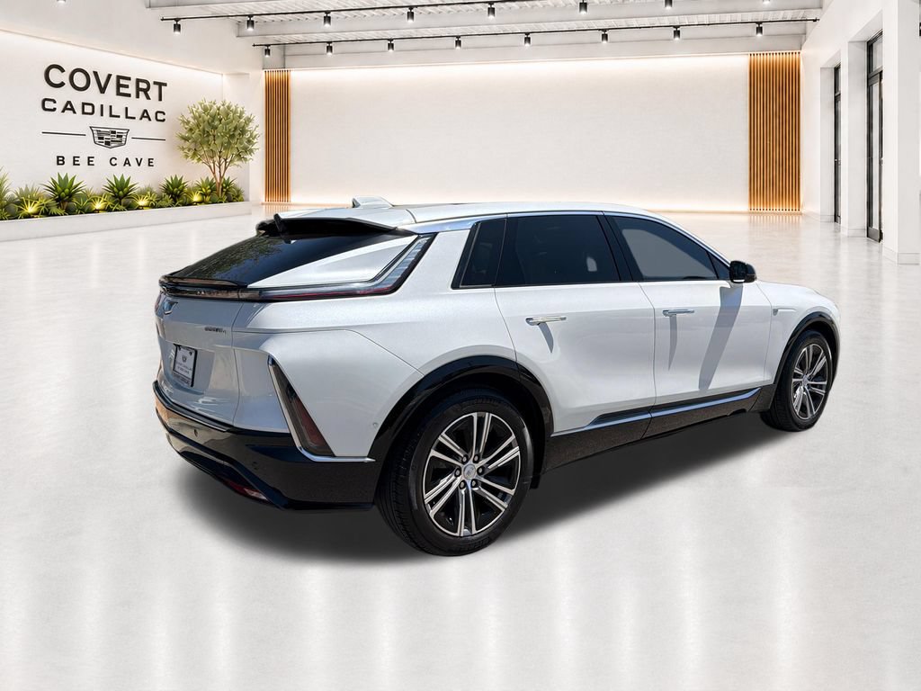 Used 2024 Cadillac Lyriq Luxury AWD/4WD image 10