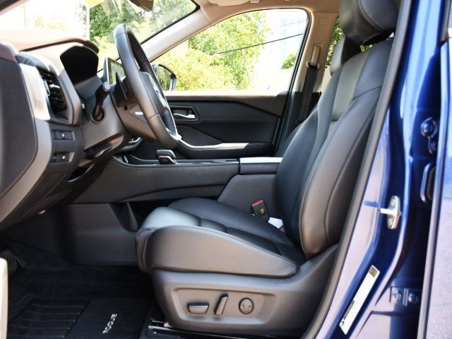 Used 2023 Nissan Rogue SL AWD/4WD image 13