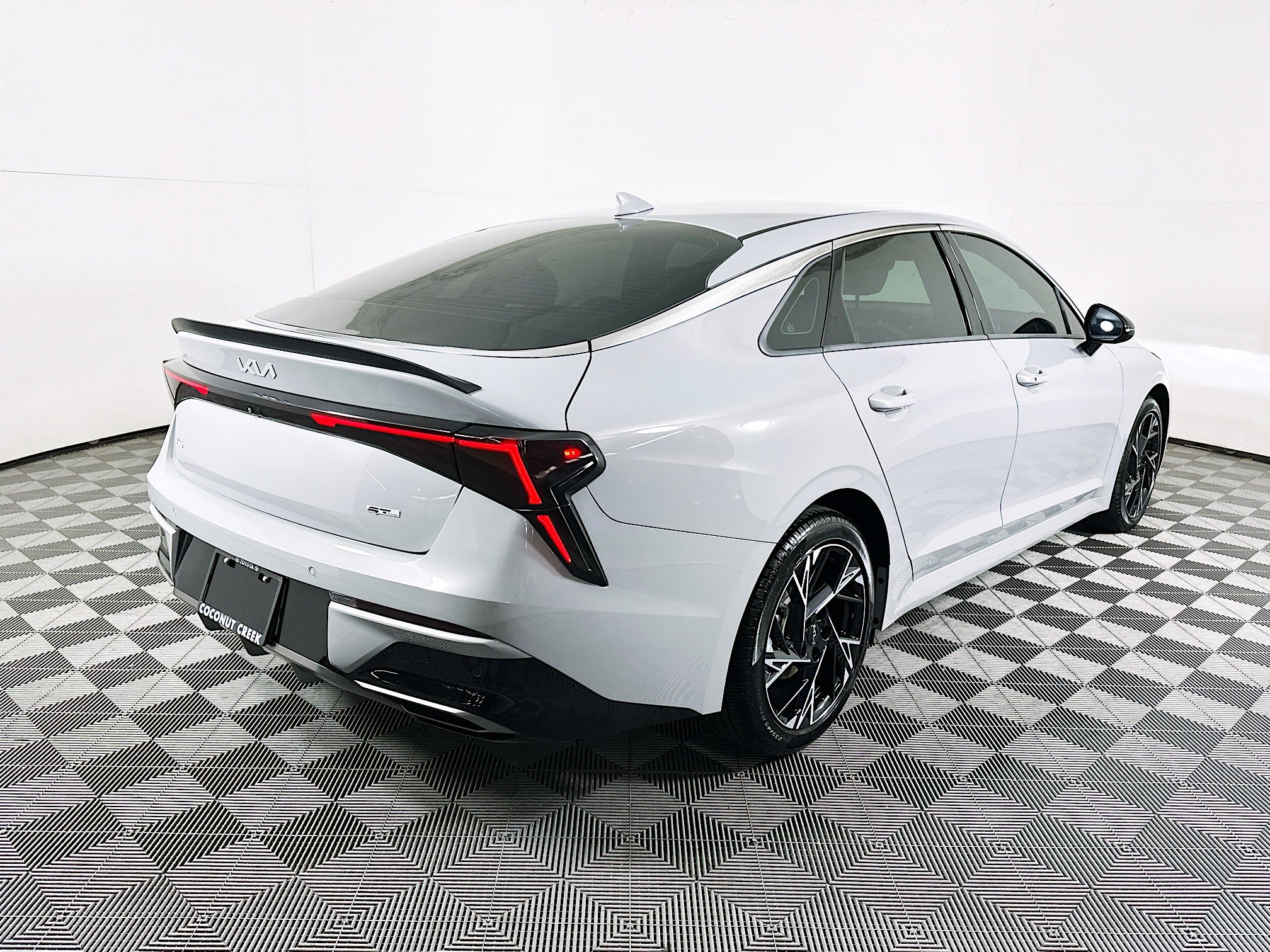 Used 2025 Kia K5 GT-Line image 3