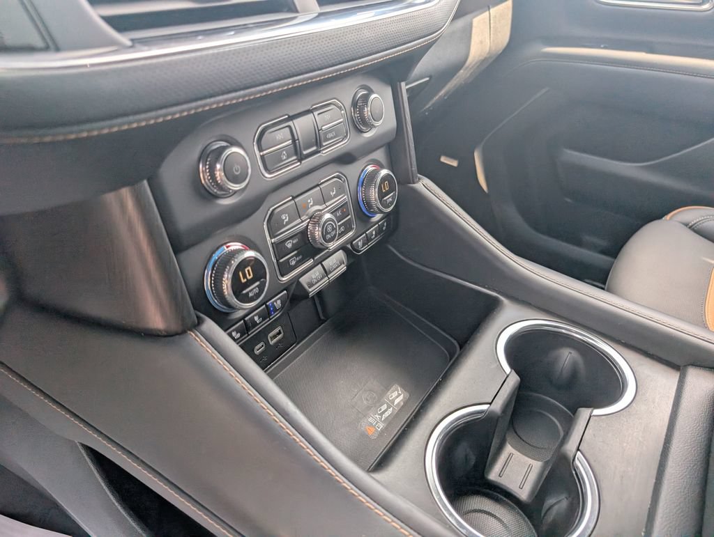 Used 2024 GMC Yukon XL AT4 w/ Technology Package AWD/4WD image 22