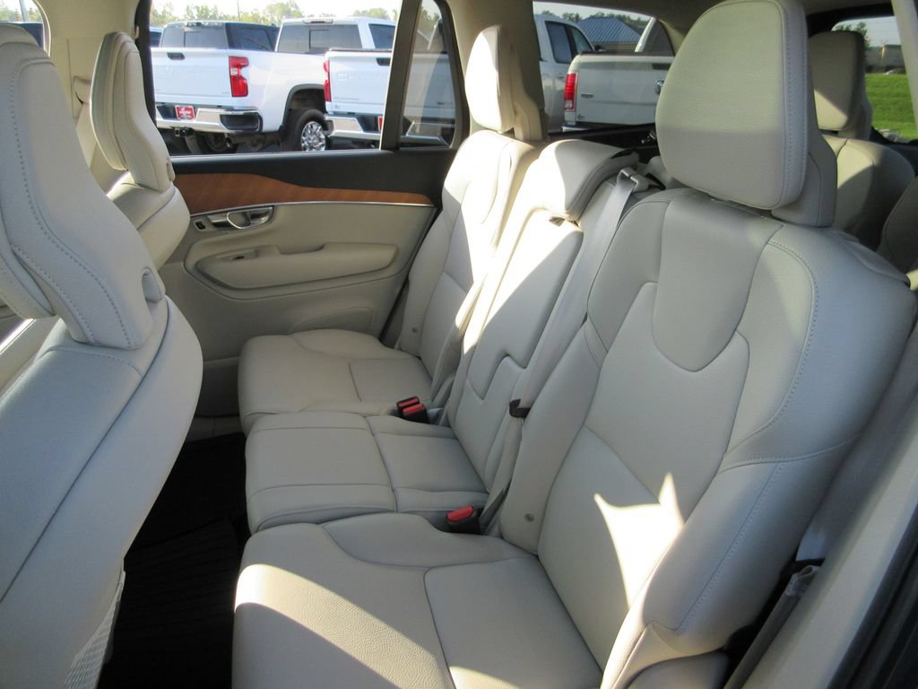 Used 2022 Volvo XC90 T6 Momentum w/ Advanced Package AWD/4WD image 23
