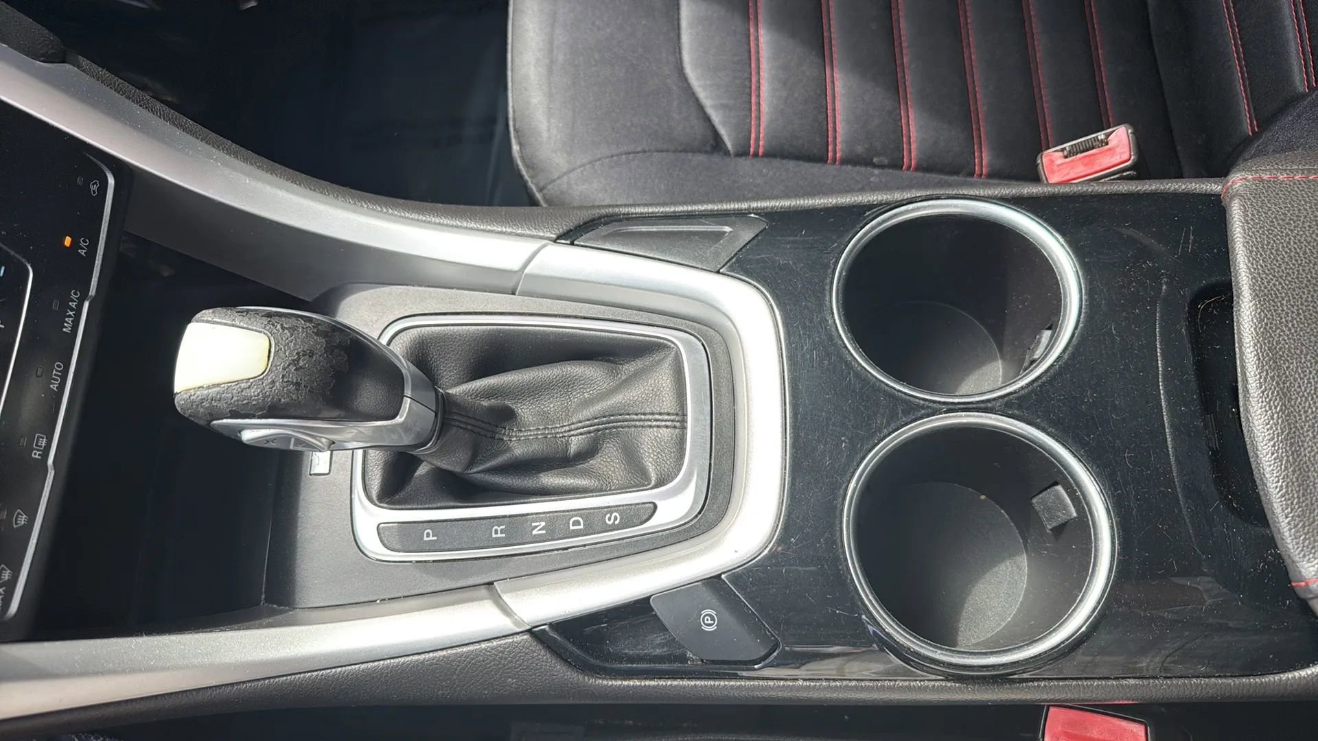Used 2013 Ford Fusion SE FWD image 34