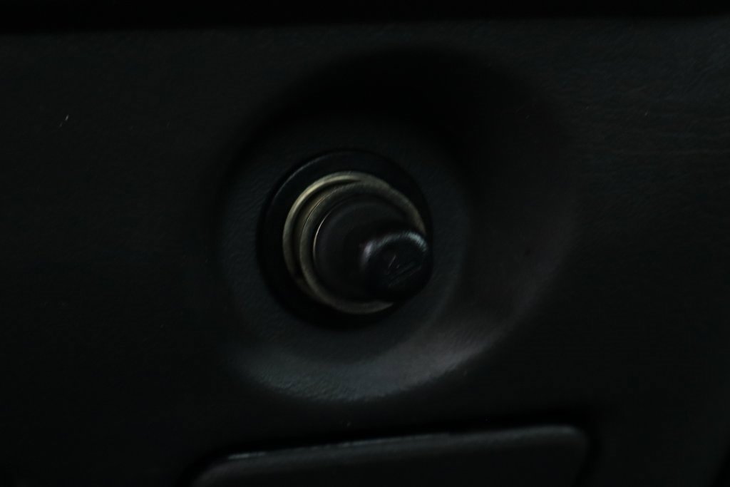 Used 2004 Chevrolet Silverado 3500 W/T image 28