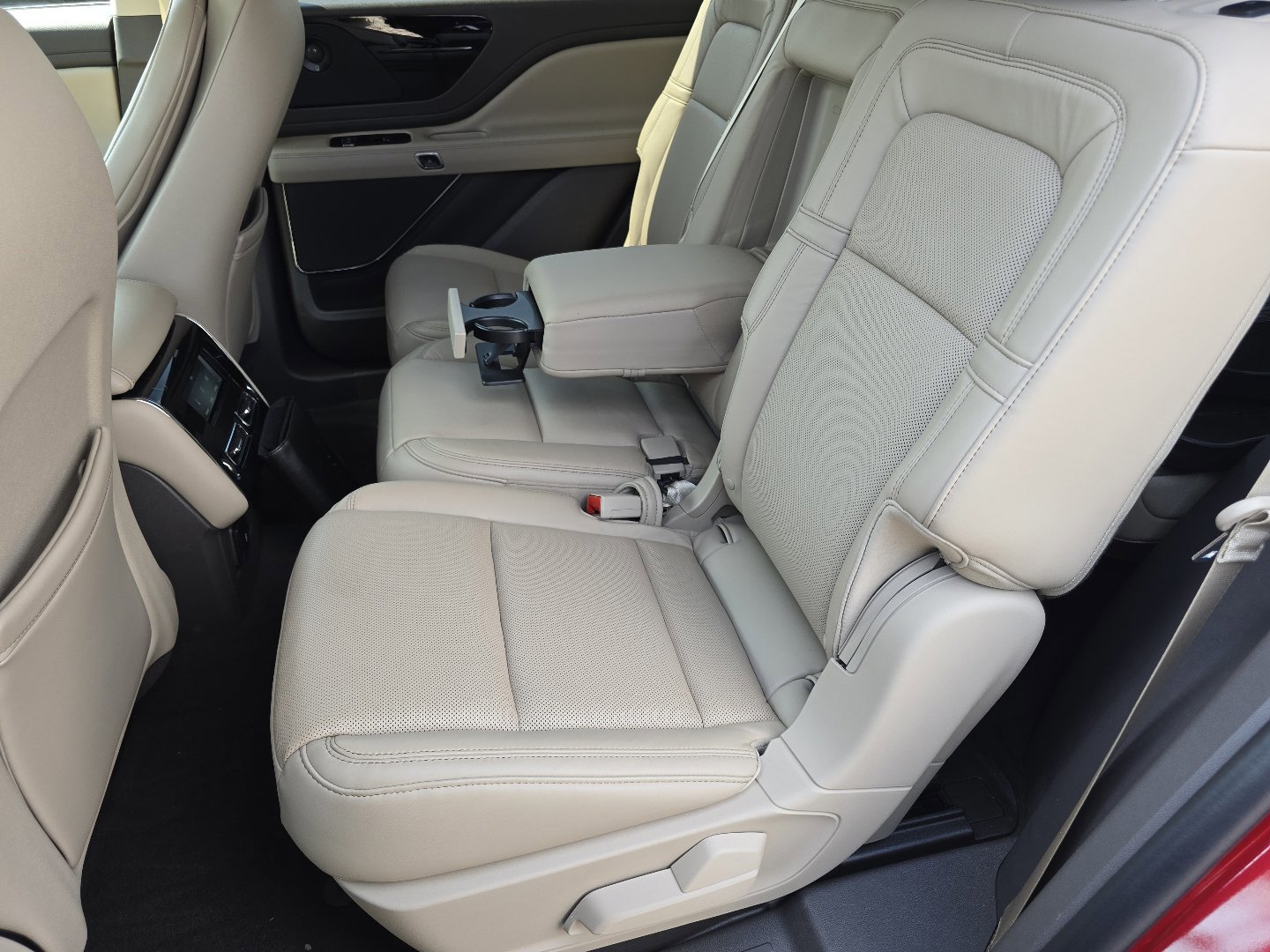 Used 2020 Lincoln Aviator Reserve RWD image 34