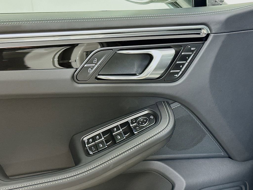 New 2025 Porsche Macan Turbo image 20