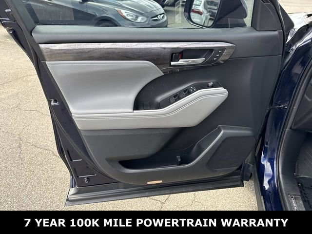 Used 2021 Toyota Highlander Platinum image 13