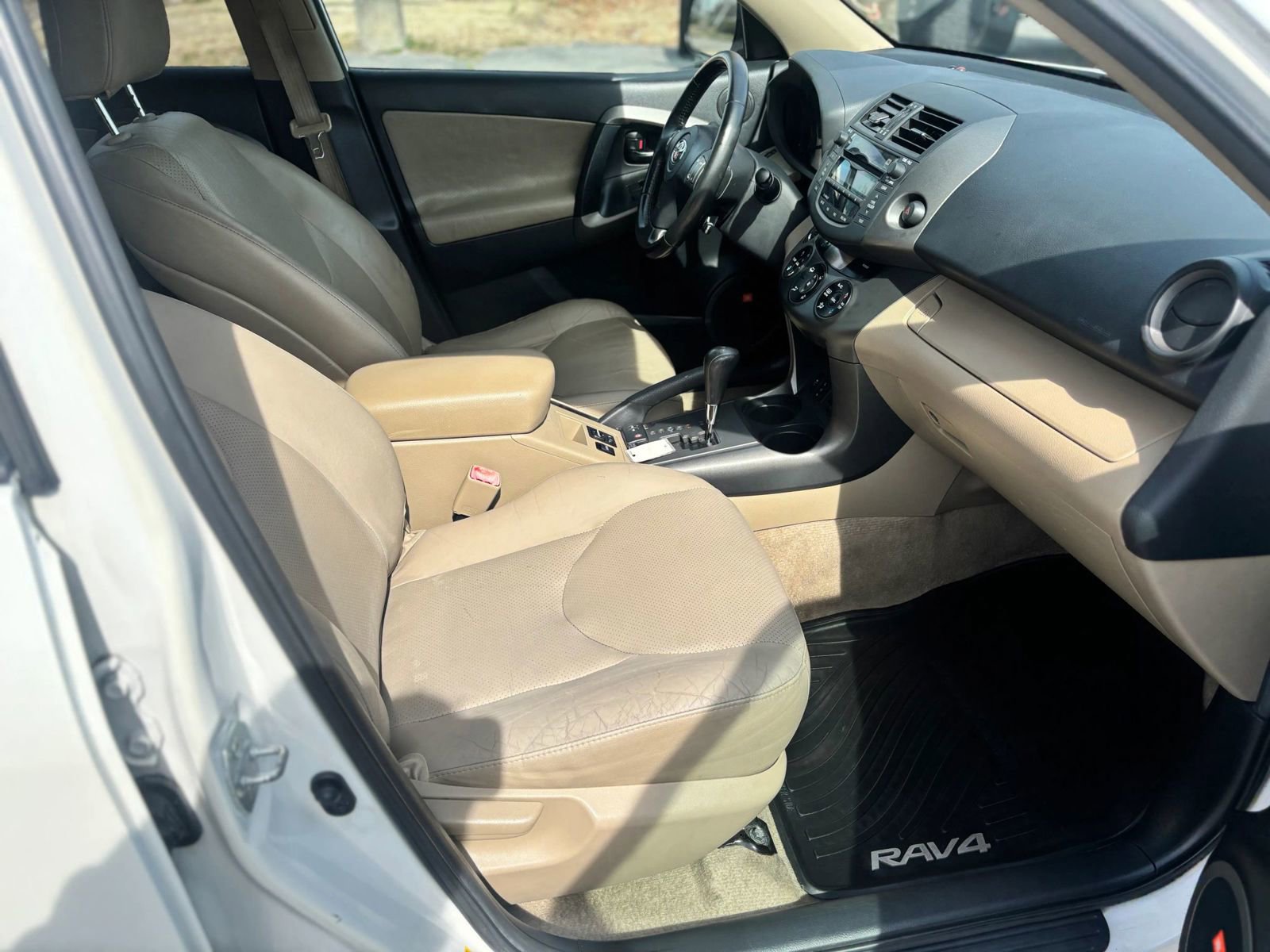 Used 2011 Toyota RAV4 Limited w/ Limited Extra Value Pkg image 16