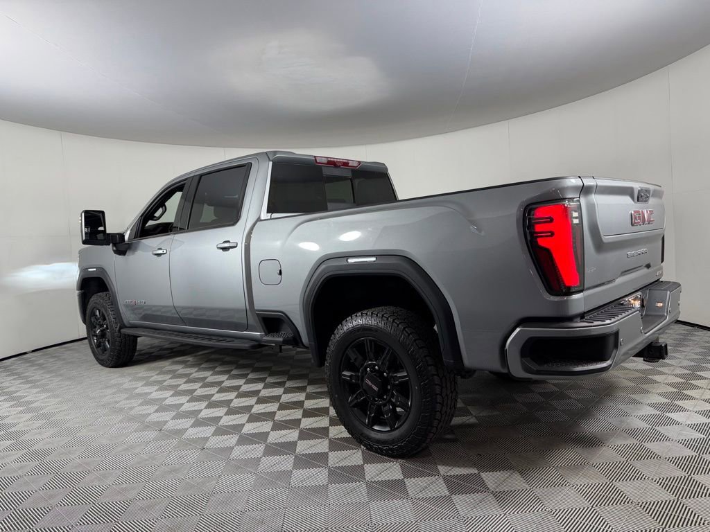 Used 2024 GMC Sierra 2500 AT4 w/ AT4 Premium Plus Package AWD/4WD image 9